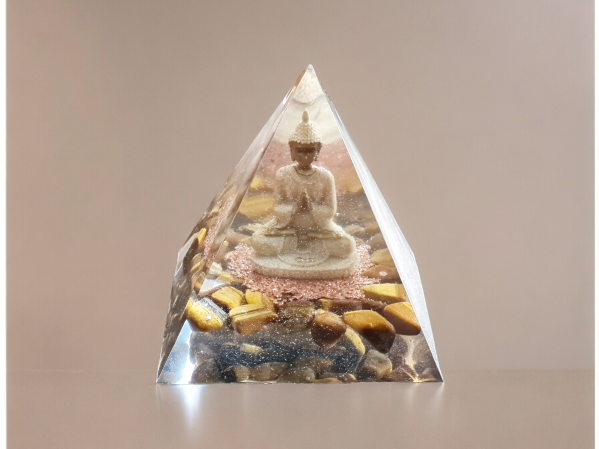 Orgonite pyramide bouddha oeil de tigre